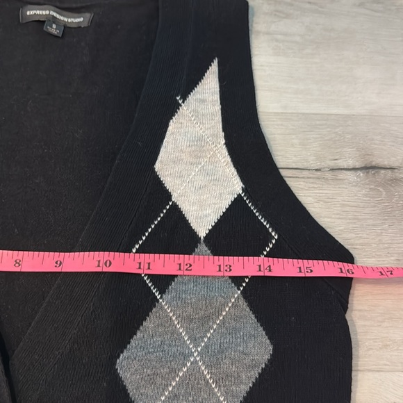 Express Design Studio NWOT buttoned Vest in Nylon, Viscose & wool blend. - Picture 5 of 7